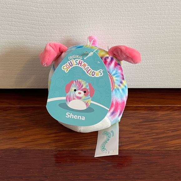 Shena the Dog 3.5” Squishmallow Clip (USA Version) - Picture 2 of 3